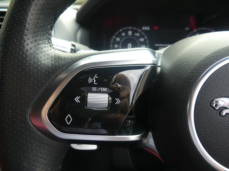 Jaguar XE Photo 78ff2086-82a7-4be1-83fb-3b55a1ddc48b.jpg