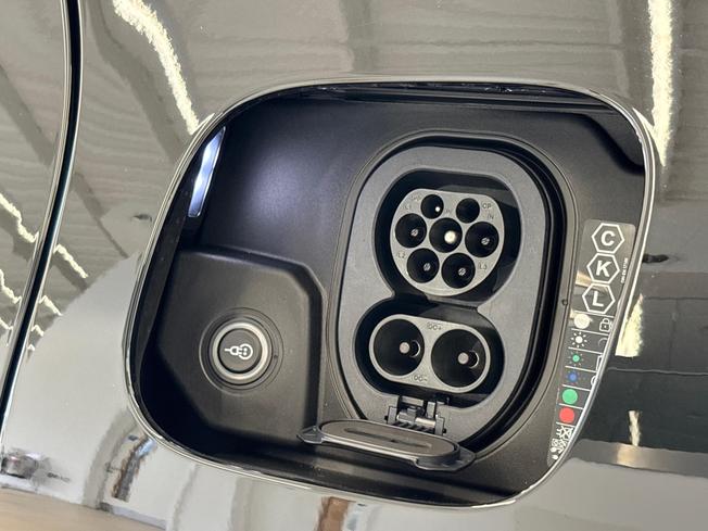 Porsche Cayenne Electric Photo 53
