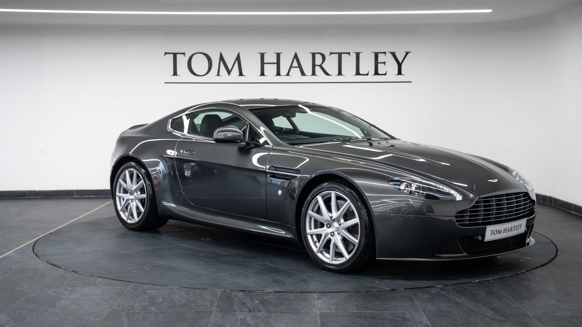 Aston Martin Vantage Photo 7917cbda-a81f-40e3-b767-88c45d05d6dc.jpg