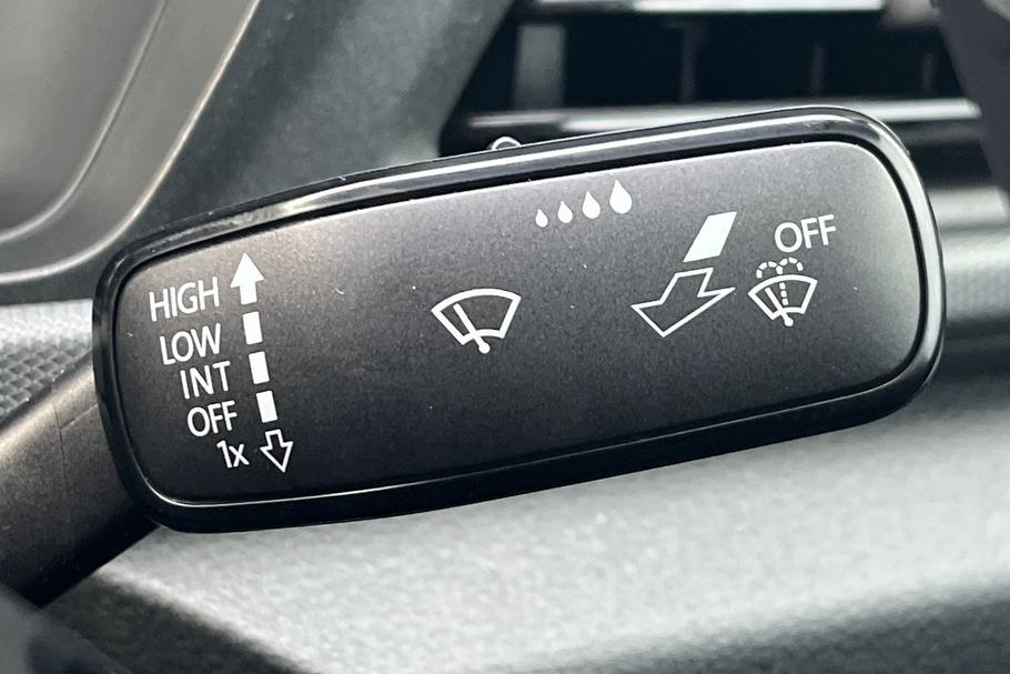 Used Ford TRANSIT CONNECT 18/N125937 29