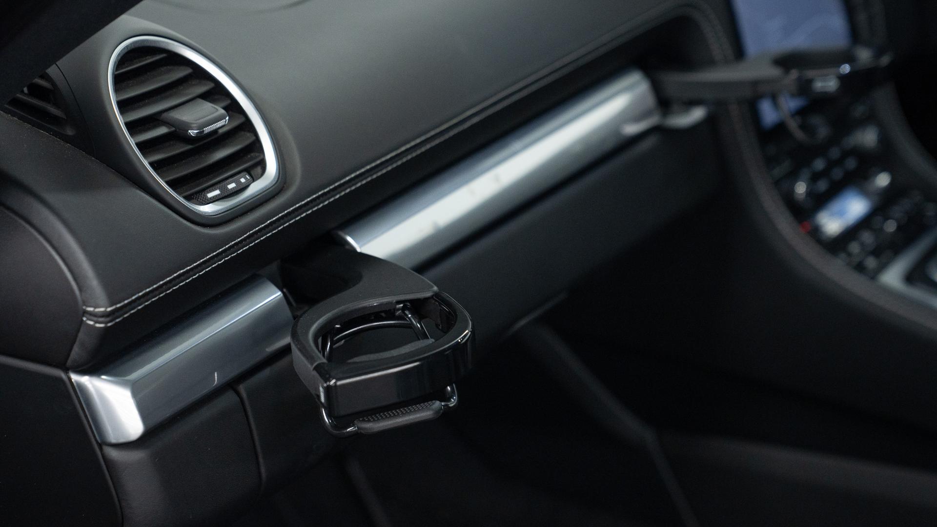 Porsche 718 Cayman Photo 7923d7e5-9158-4523-8d6a-9c98c6ad783d.jpg
