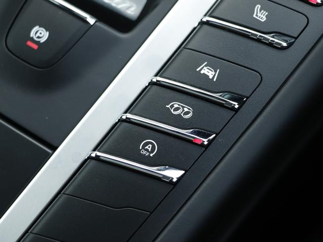 PORSCHE Macan Photo 21