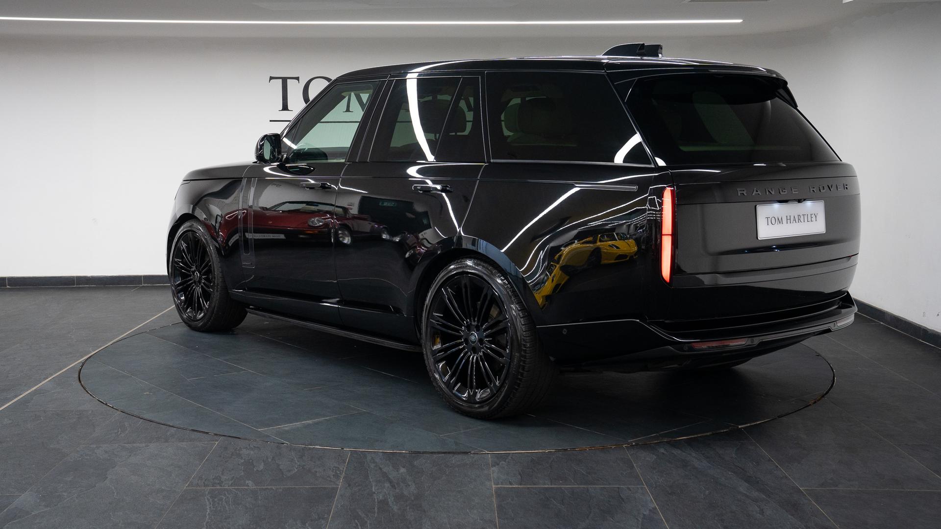Land Rover Range Rover Photo 793a62b3-85b3-41ba-8353-e01864ea4ed4.jpg