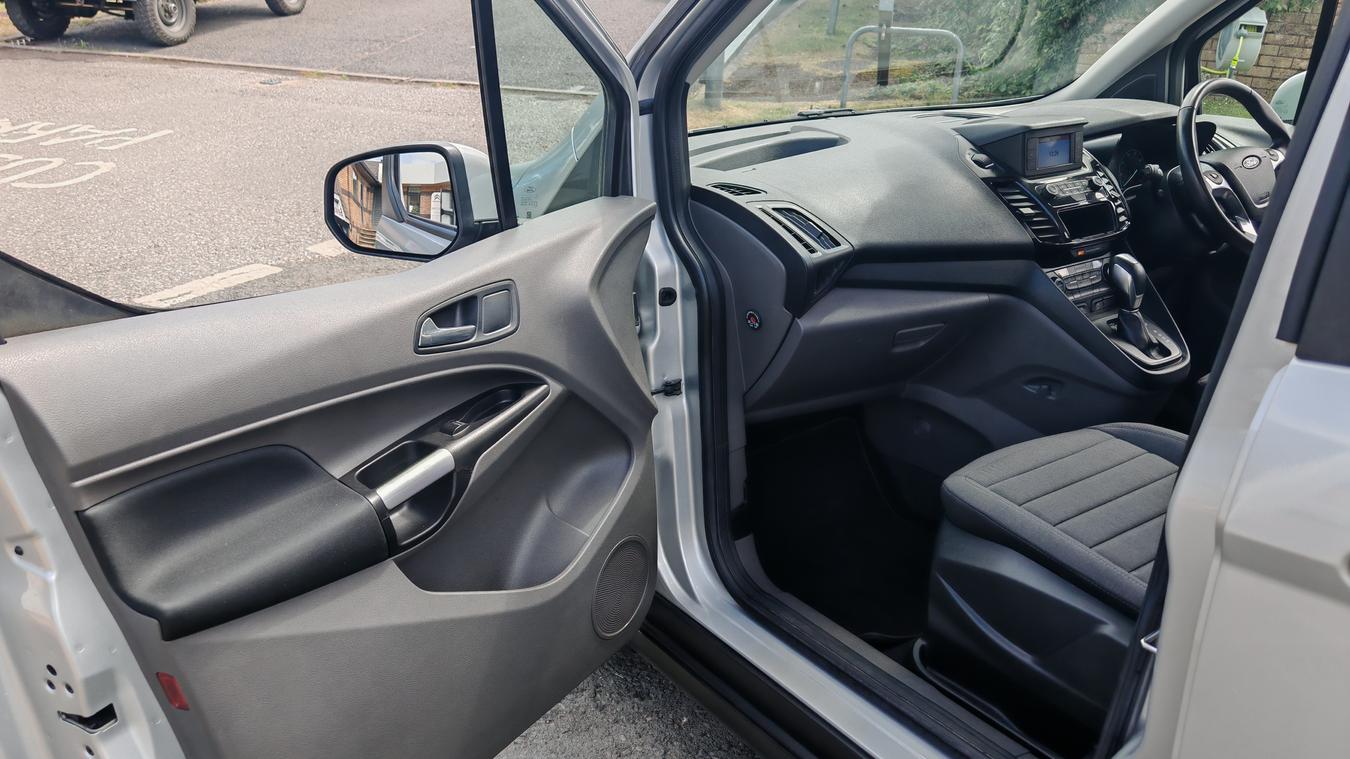 Used Ford Tourneo Connect FY20OVL 21