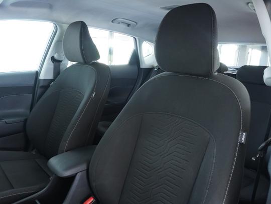 Hyundai KONA Photo 7951e690-2089-4aa2-884e-adacb69e9e2a.jpg