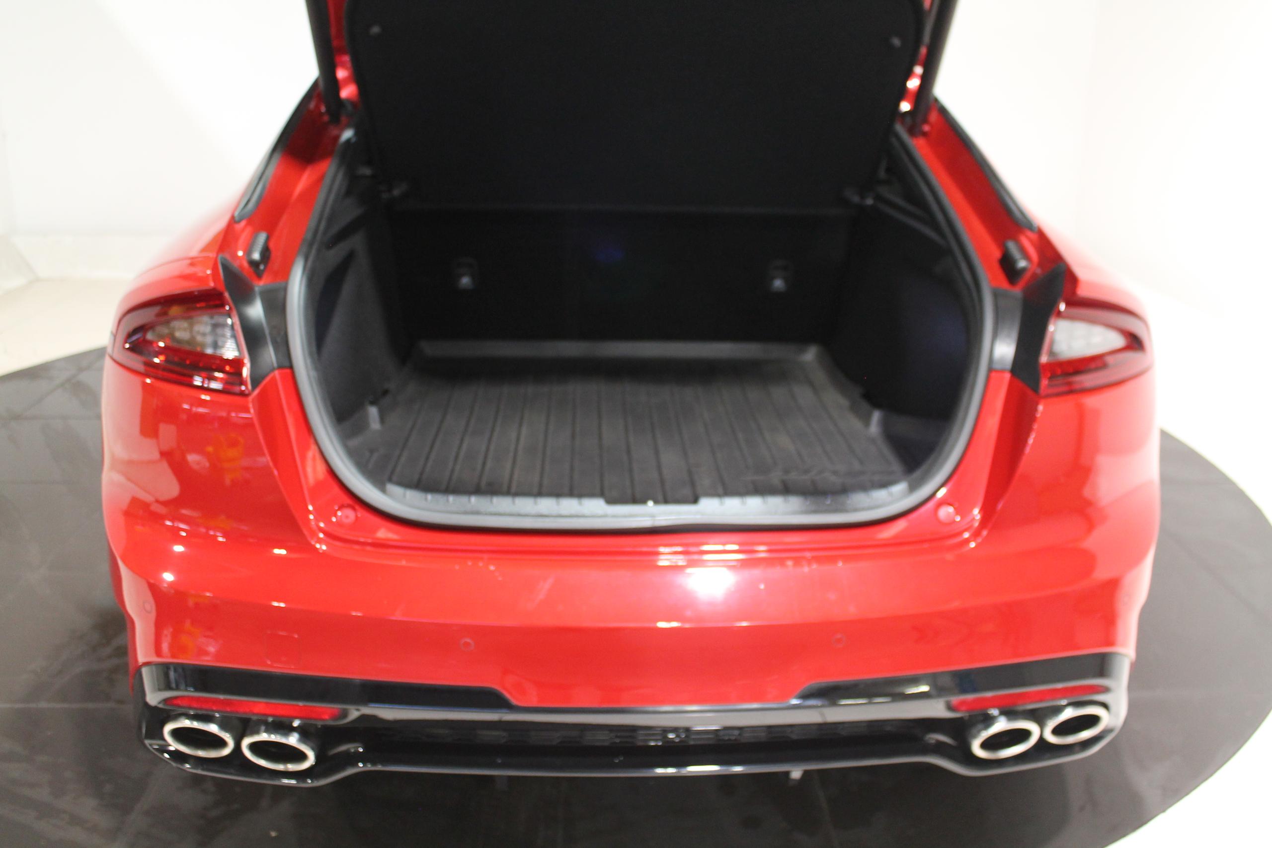 Kia Stinger Photo 9