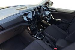 VOLKSWAGEN T-Cross Photo 2