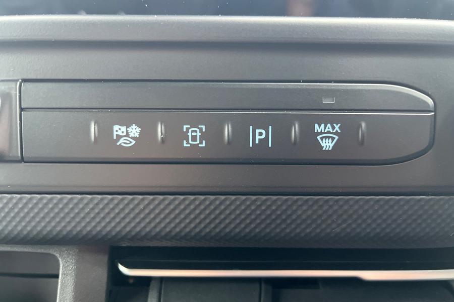 Ford TRANSIT CUSTOM Photo 7960d216-d072-4105-8bb8-660a6ac0ee56.jpg