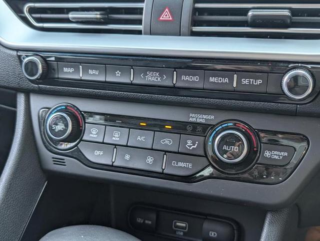 Kia Niro Photo 797a8f2c-d2b7-4bf4-854c-62d72ebd528d.jpg