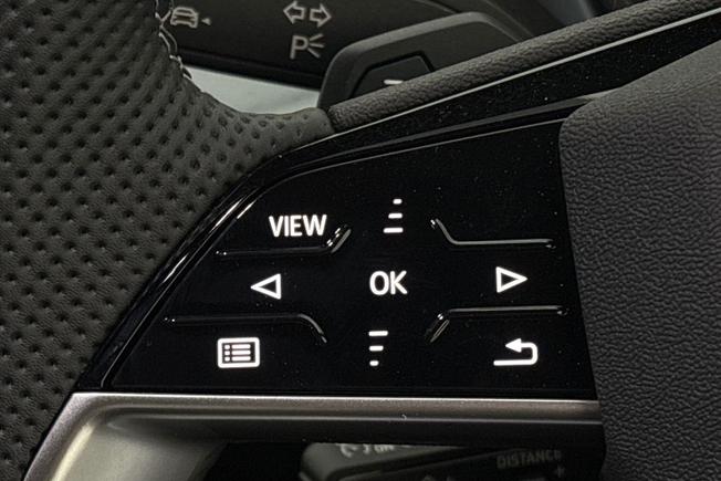 AUDI  Q4 Photo 16