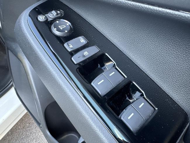 Honda HR-V Photo 799b13b8-52ae-4499-a73d-bf688e410c9a.jpg