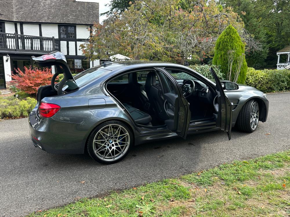 Used BMW M3 LR18OLO 32