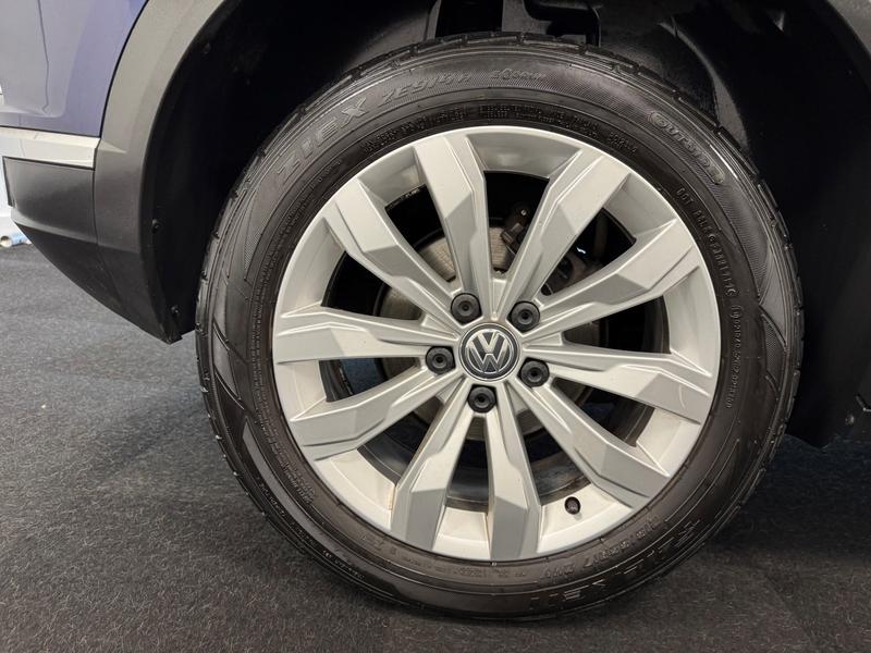 Volkswagen T-Roc Photo 799d4df3-eca6-42b5-9d54-d8039b1ec04e.jpg