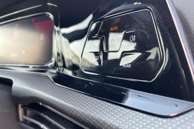VOLKSWAGEN Golf Photo 27