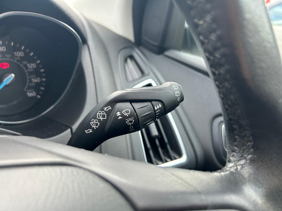 Ford Focus Photo 79ae44ef-ab77-40dd-8c10-e3219fa60365.jpeg