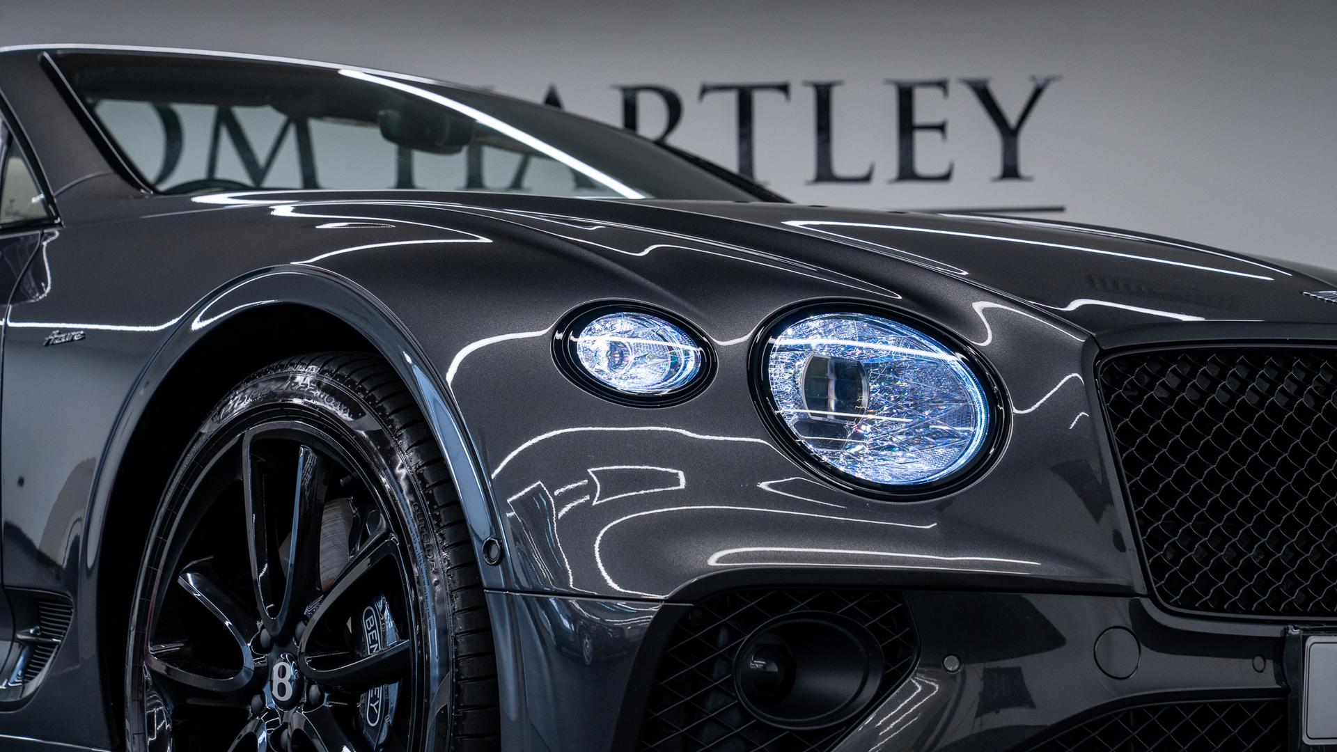 Bentley Continental Photo 79c1860f-7dc8-4dd0-8e32-e2b2fcc66927.jpg