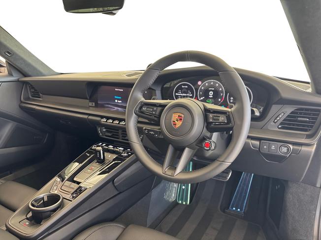 PORSCHE 911 Photo 13