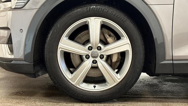 AUDI e-tron Photo 5