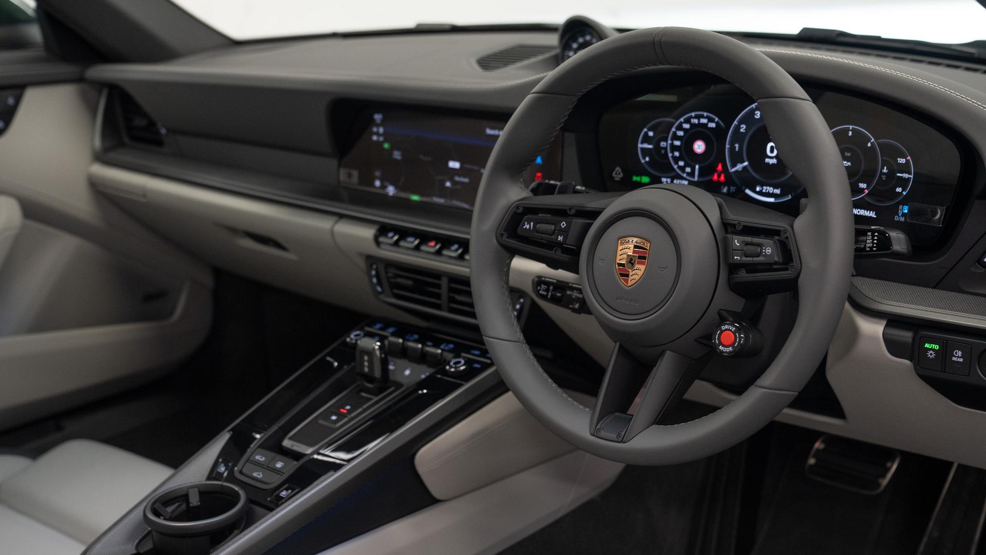 Porsche 911 Photo 7a0769ef-9e81-488b-bad1-0589351a60e0.jpg
