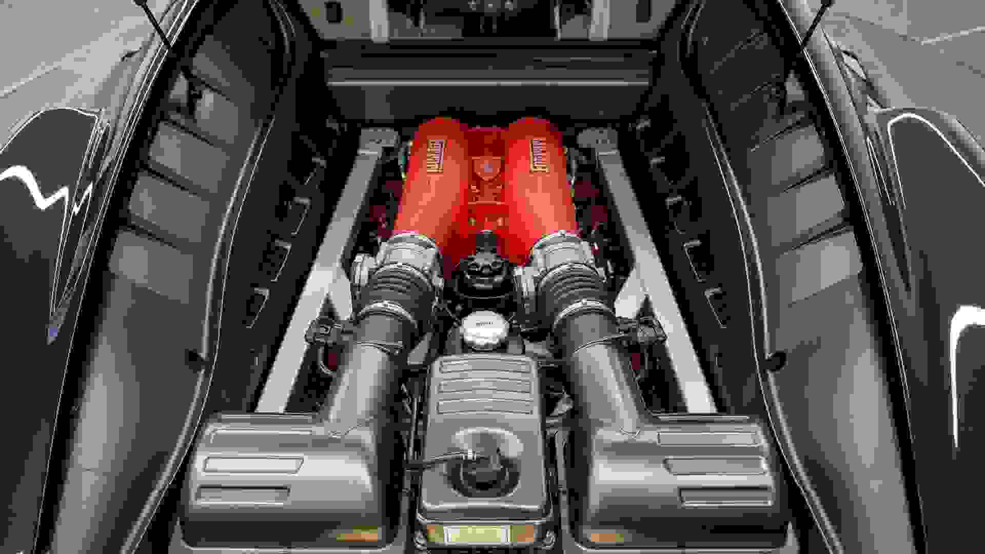 Ferrari F430 Photo 7a086155-ccea-40f2-8a25-390297444fa3.jpg