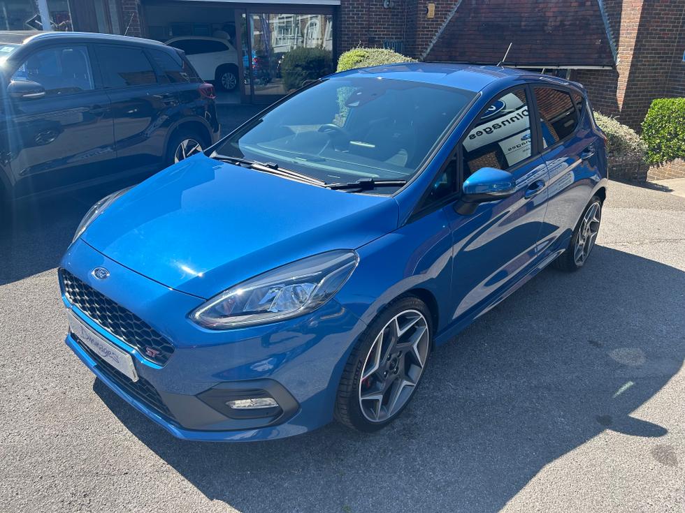 Ford Fiesta Photo 7a171fd6-5aea-4783-92dd-f8917097fed4.jpeg