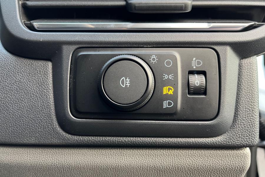 Ford TRANSIT CUSTOM Photo 7a363fa9-75ef-4056-856d-8ac1c732193c.jpg