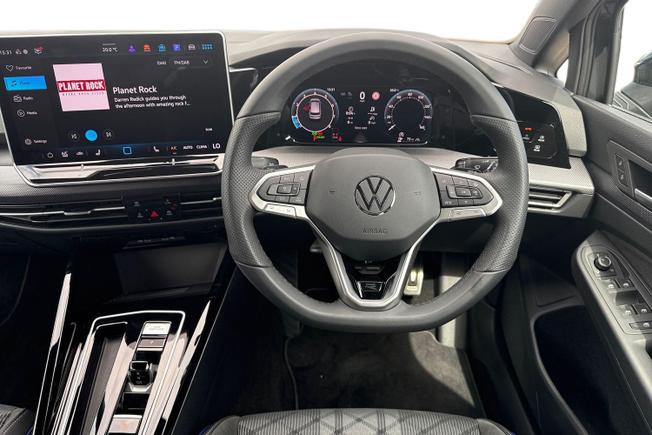 VOLKSWAGEN Golf Photo 13