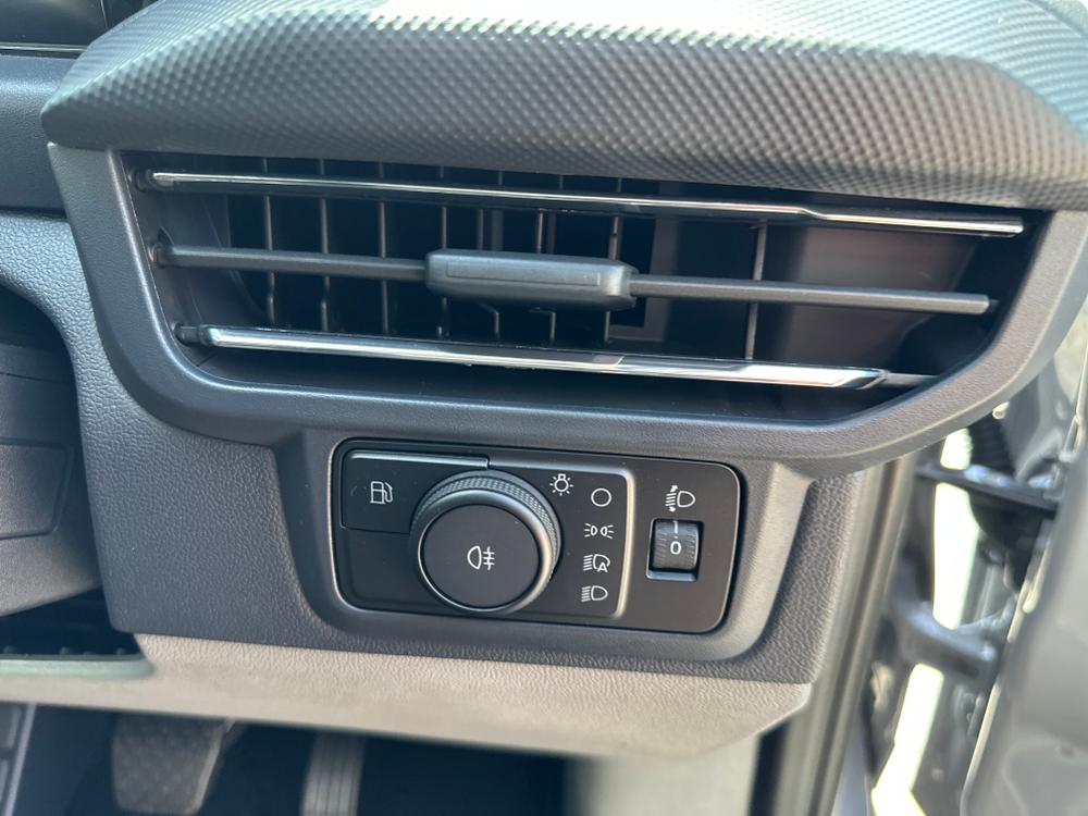 Ford Transit Custom Photo 7a4d9e38-8709-4924-84f9-6a82d0188efe.jpg