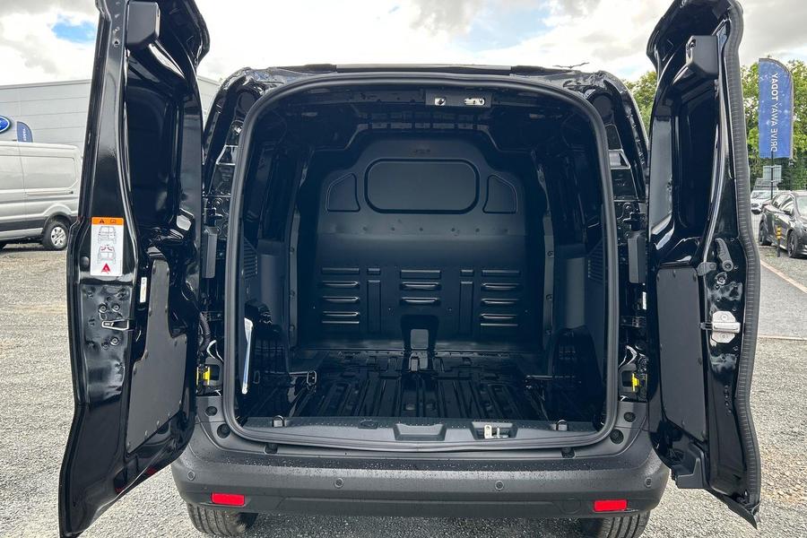 Ford E-TRANSIT COURIER Photo 7a523275-acf3-4029-927f-87e7b30002a5.jpg