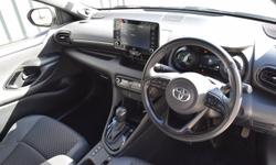 Toyota YARIS Photo 2