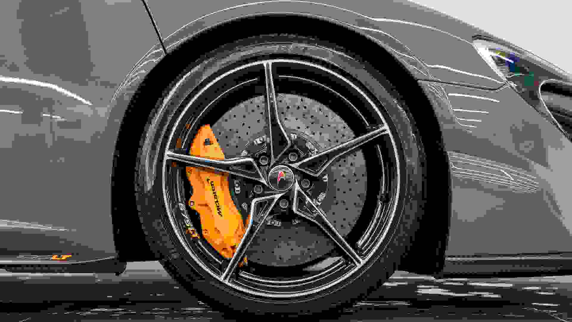 McLaren 675 Photo 7a5ffc24-991f-4b27-a1a2-85974c778cf4.jpg