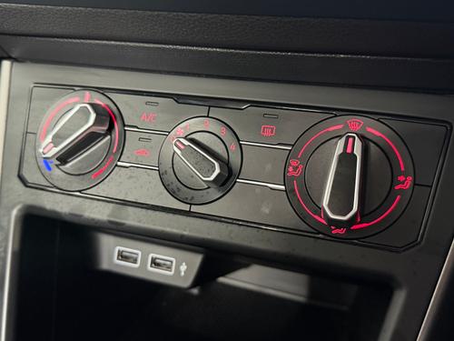 Volkswagen Polo Photo 7a667b04-5624-4946-a277-46b5b03aa931.jpeg