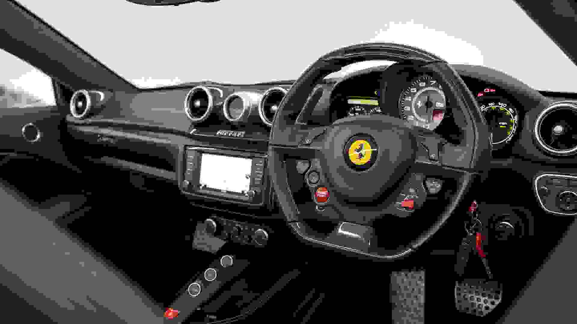 Ferrari CALIFORNIA Photo 7a6d036b-8ef3-4310-be3f-7927d7db3574.jpg