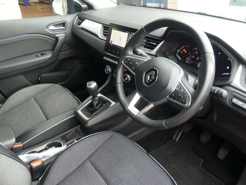 Renault Captur Photo 7a72e79e-e68a-4de7-af8f-e30863335b59.jpg