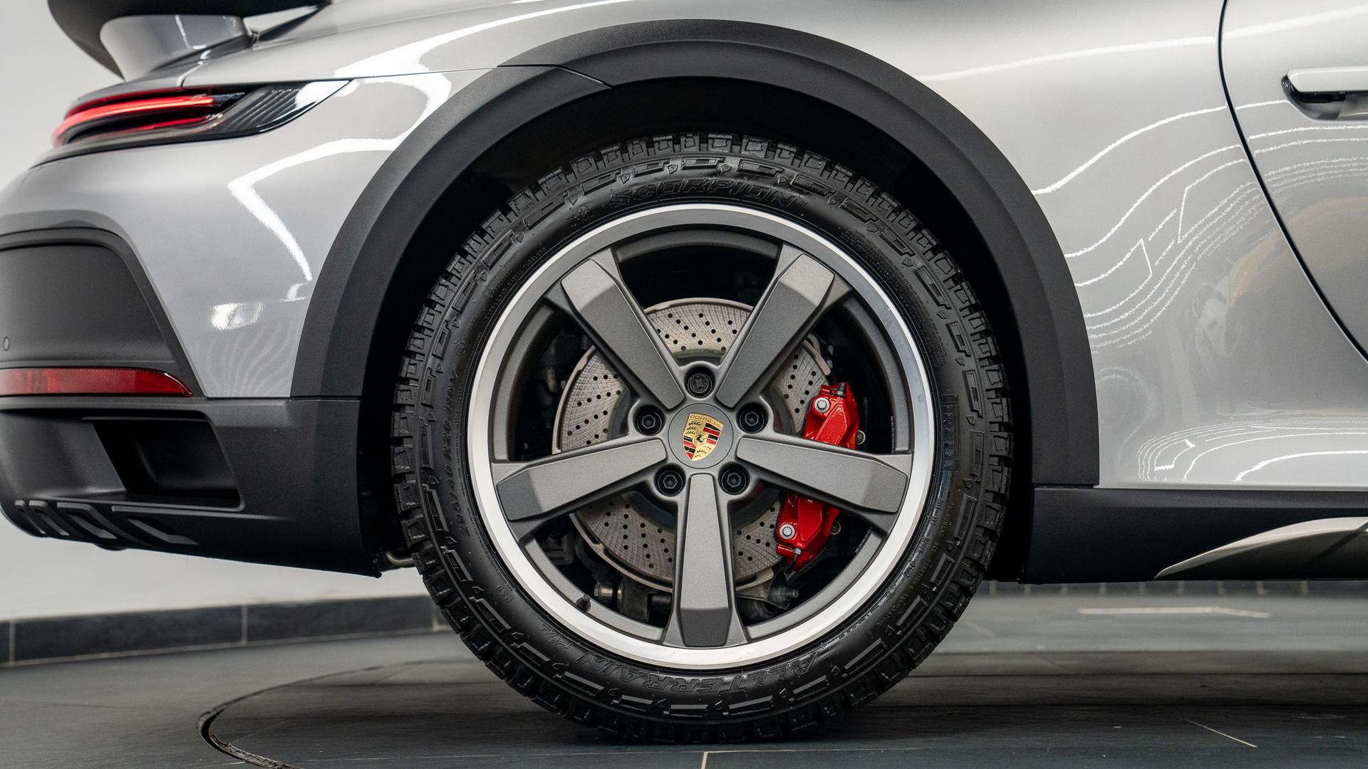 Porsche 911 Photo 7a7862ed-fc69-485c-b9ad-961dfebf09c5.jpg