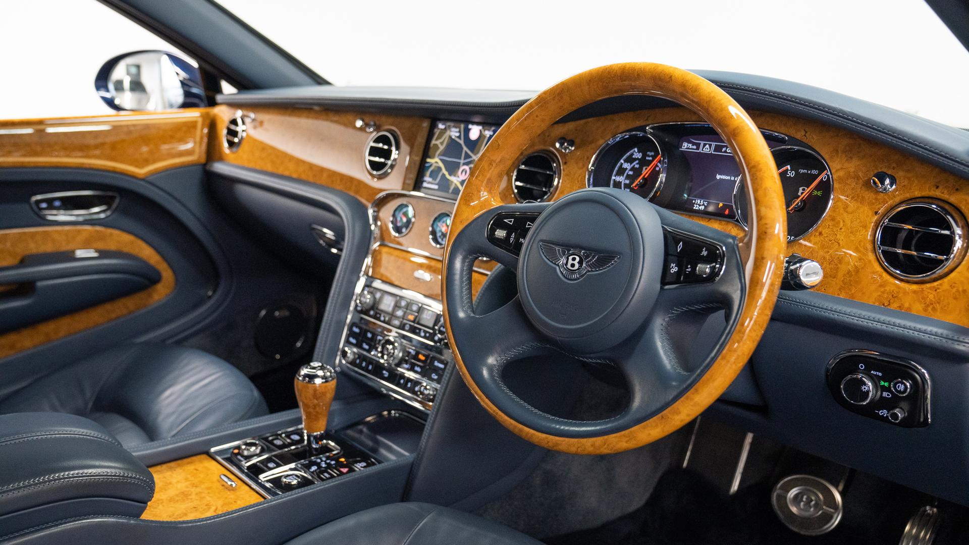 Bentley Mulsanne Photo 7a7a3b71-107b-471e-83ff-715ae5be5109.jpg