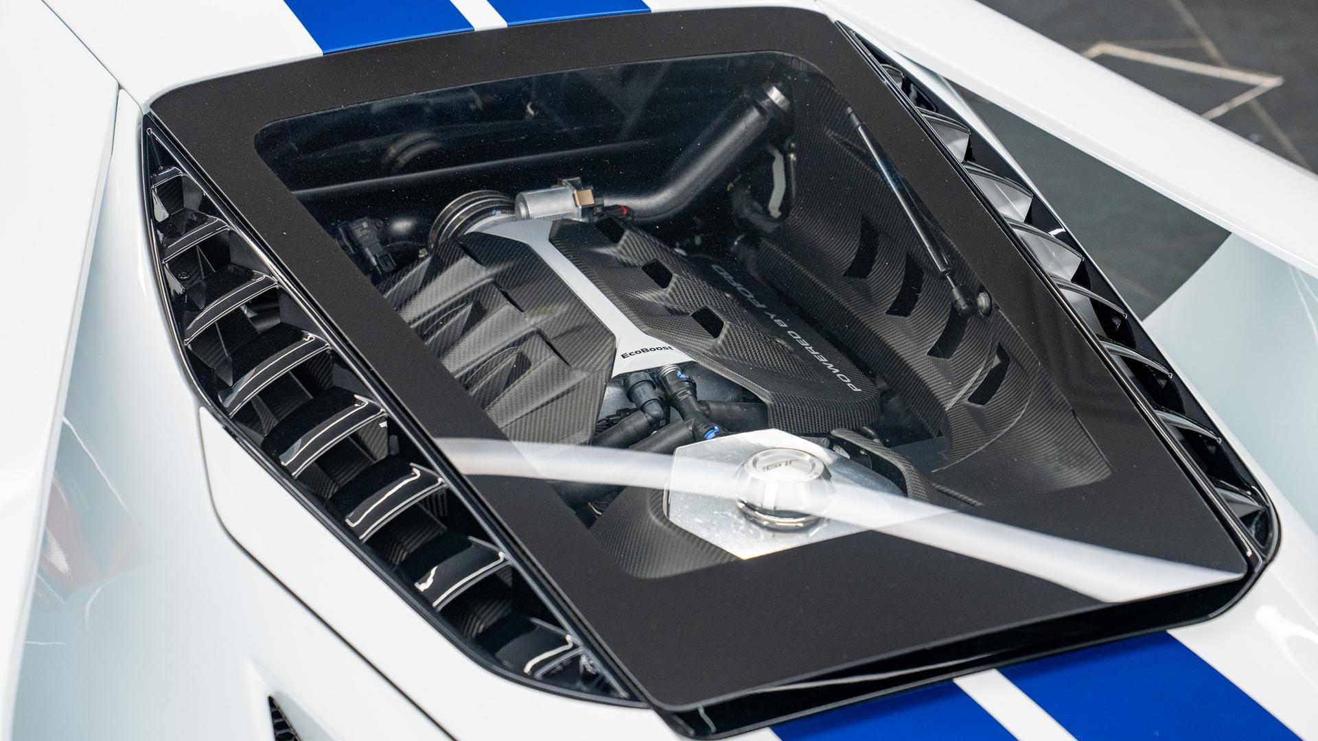 Ford GT Photo 7a7de41e-a00d-45f7-9b99-758181d840d7.jpg