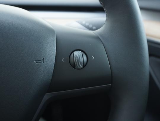 TESLA Model 3 Photo 7a874dd1-a886-4364-af32-c2d6de25951c.jpg
