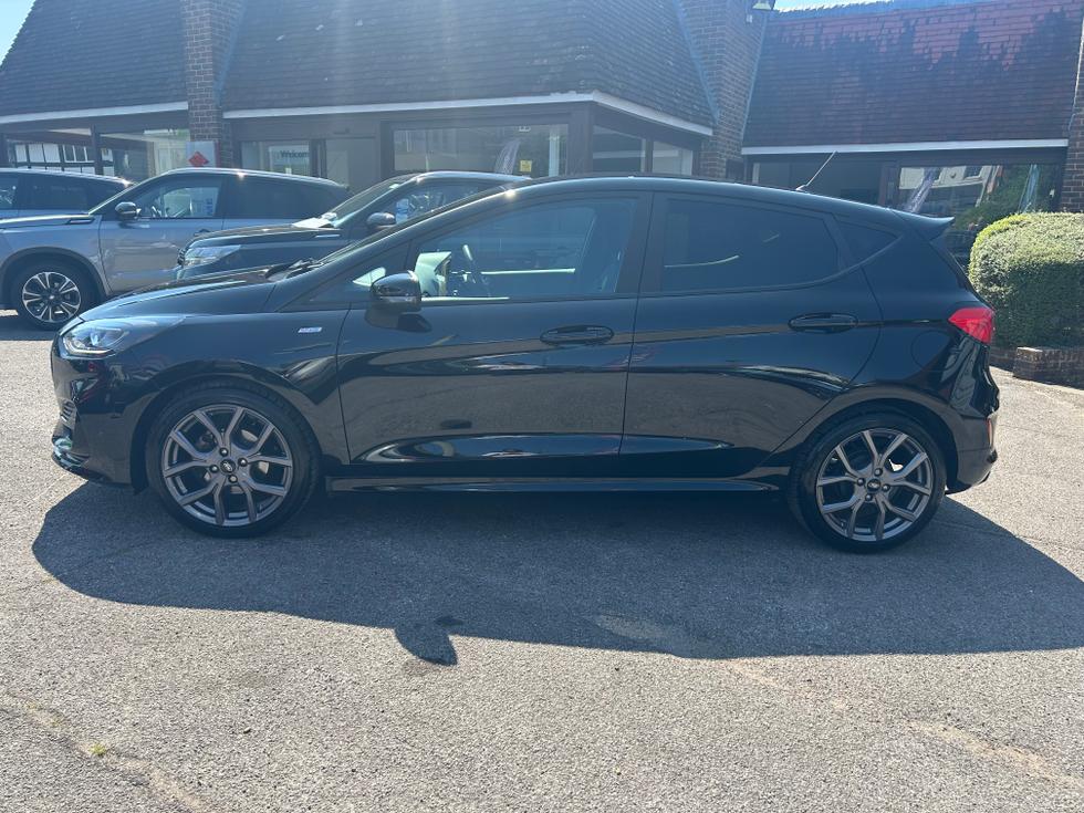 Ford Fiesta Photo 7a8b5f58-b055-4acd-8ac6-7aa1c99e6d80.jpeg