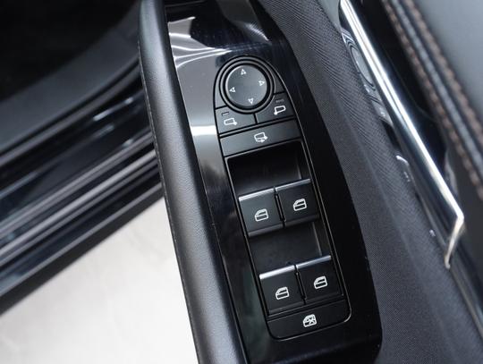 Mazda 3 Photo 7a95a959-fae9-4194-95e2-7ff084b59d16.jpg