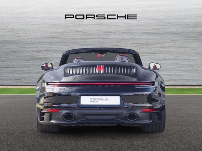 PORSCHE 911 Photo 8