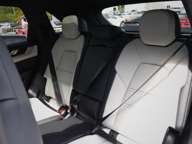 Porsche Cayenne Photo 39