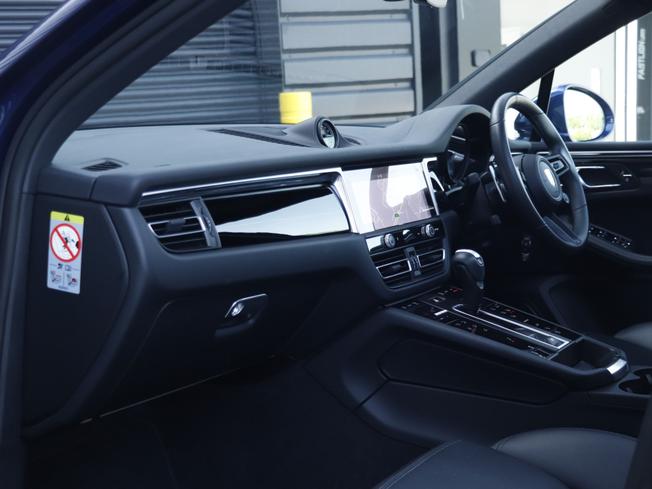 PORSCHE Macan Photo 37