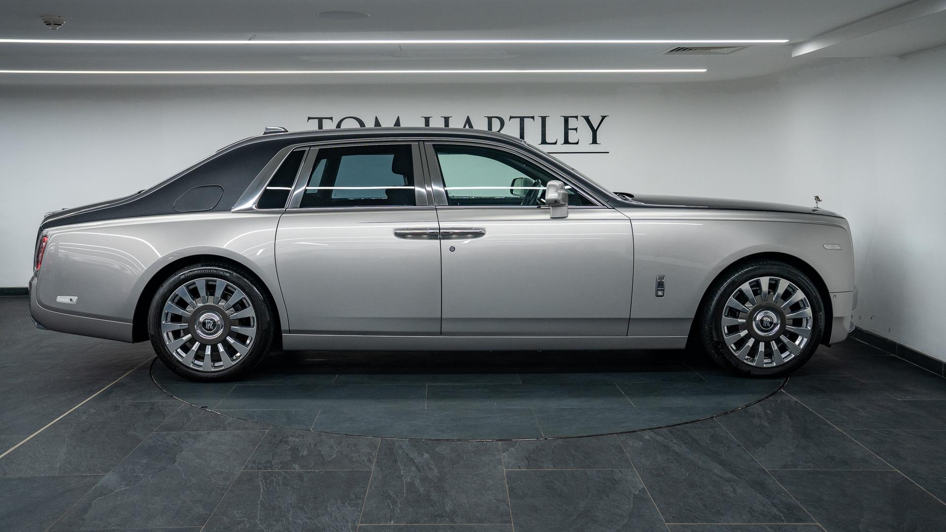 Rolls-Royce Phantom Photo 7aaaf638-c7df-4ae5-8217-34e7ec5a0a3e.jpg