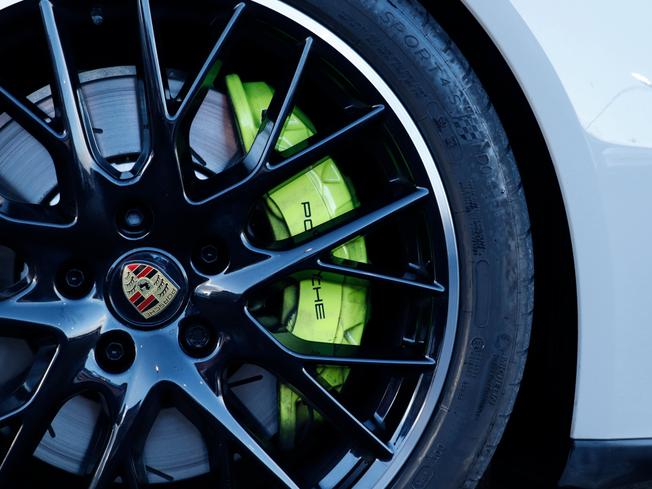 PORSCHE Panamera Photo 8
