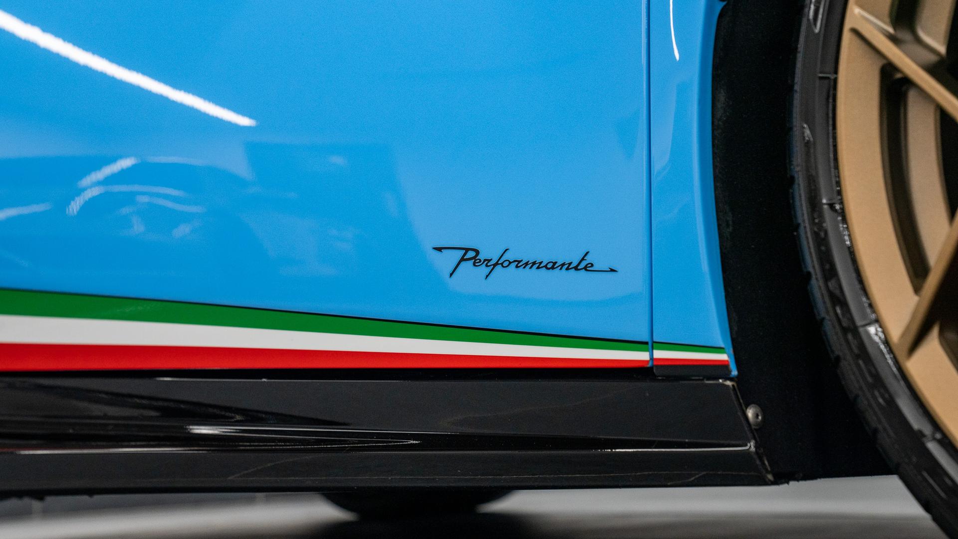 LAMBORGHINI Huracan Photo 7ac5760f-ae3d-4825-9b4f-5c4ca0658f19.jpg