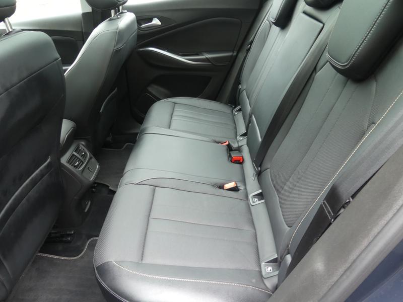 Vauxhall Grandland X Photo 7acb3937-1e86-41b6-b6d8-9fcbae21438c.jpg