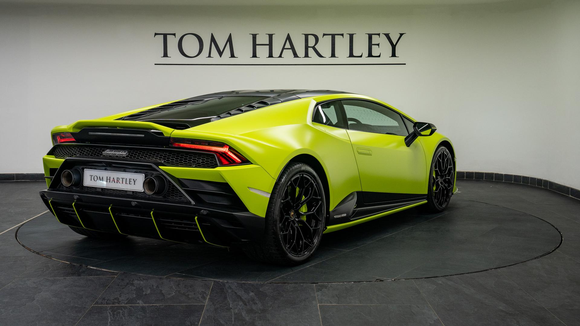 LAMBORGHINI Huracan Photo 7ad5ea29-1bdd-49cb-b336-771e8784d63b.jpg