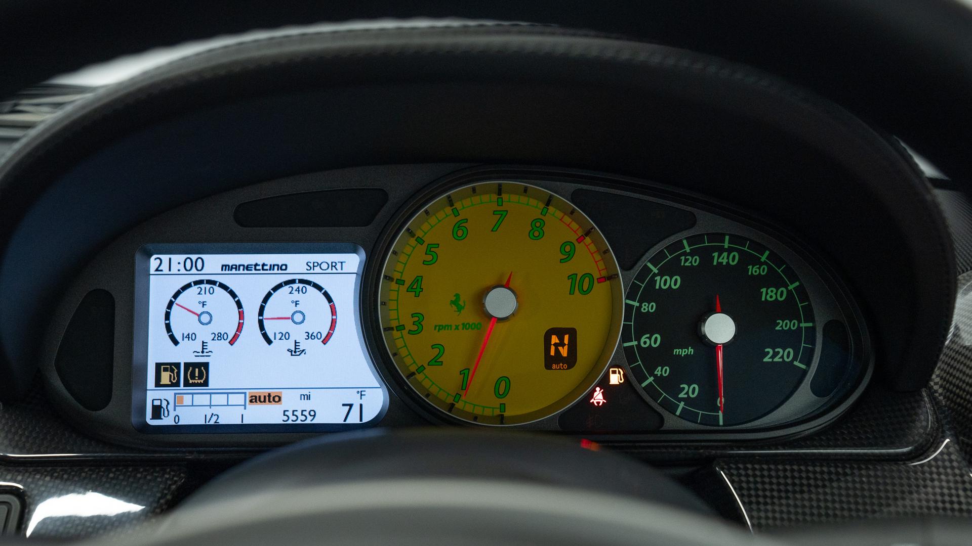 Ferrari 599 Photo 7b0345a6-dd72-47fb-94f9-c60d0b4038a6.jpg