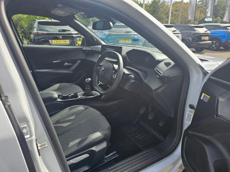 2025 75 PEUGEOT 2008